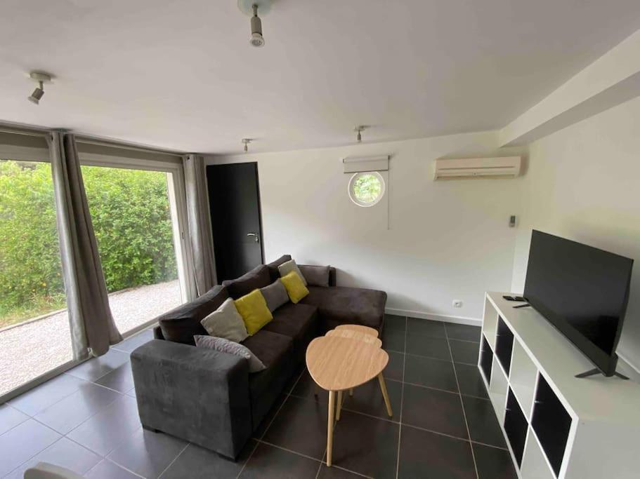 Appartement 2-4 Pers. Piscine, Entre Aix Et Cassis La Destrousse Bagian luar foto